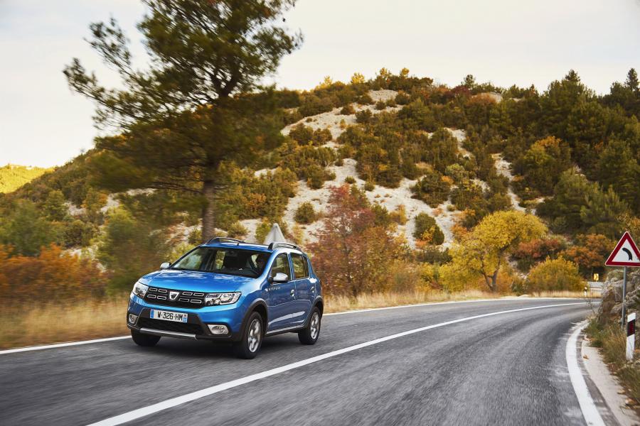  Dacia Sandero Stepway 2016 года  (фото 22 из 46)